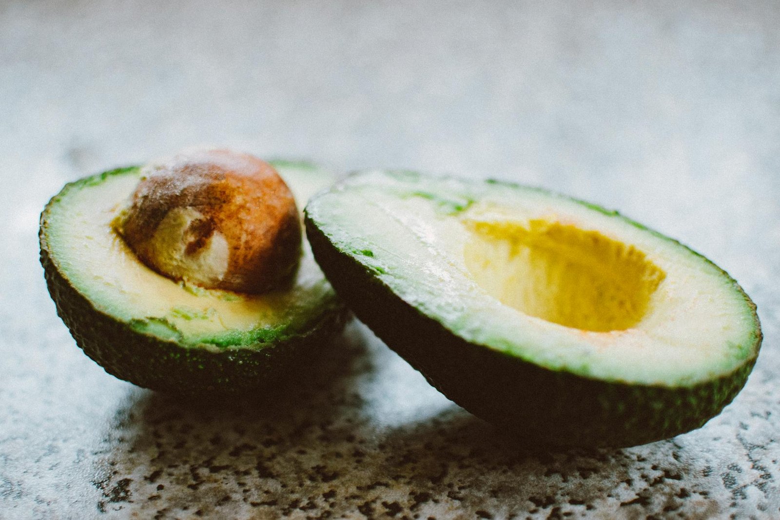 Is Avocado Healthy? A Clear Look at Fats, Calories, Fiber, and Portion Size