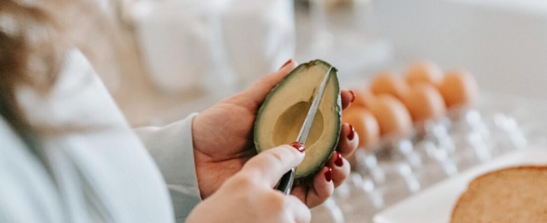 What Happens When You Eat Avocado Every Day? Benefits, Limits, and Smart Portions