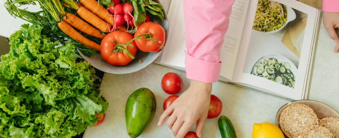 How to Build an Avocado Salad That Tastes Fresh, Balanced, and Filling